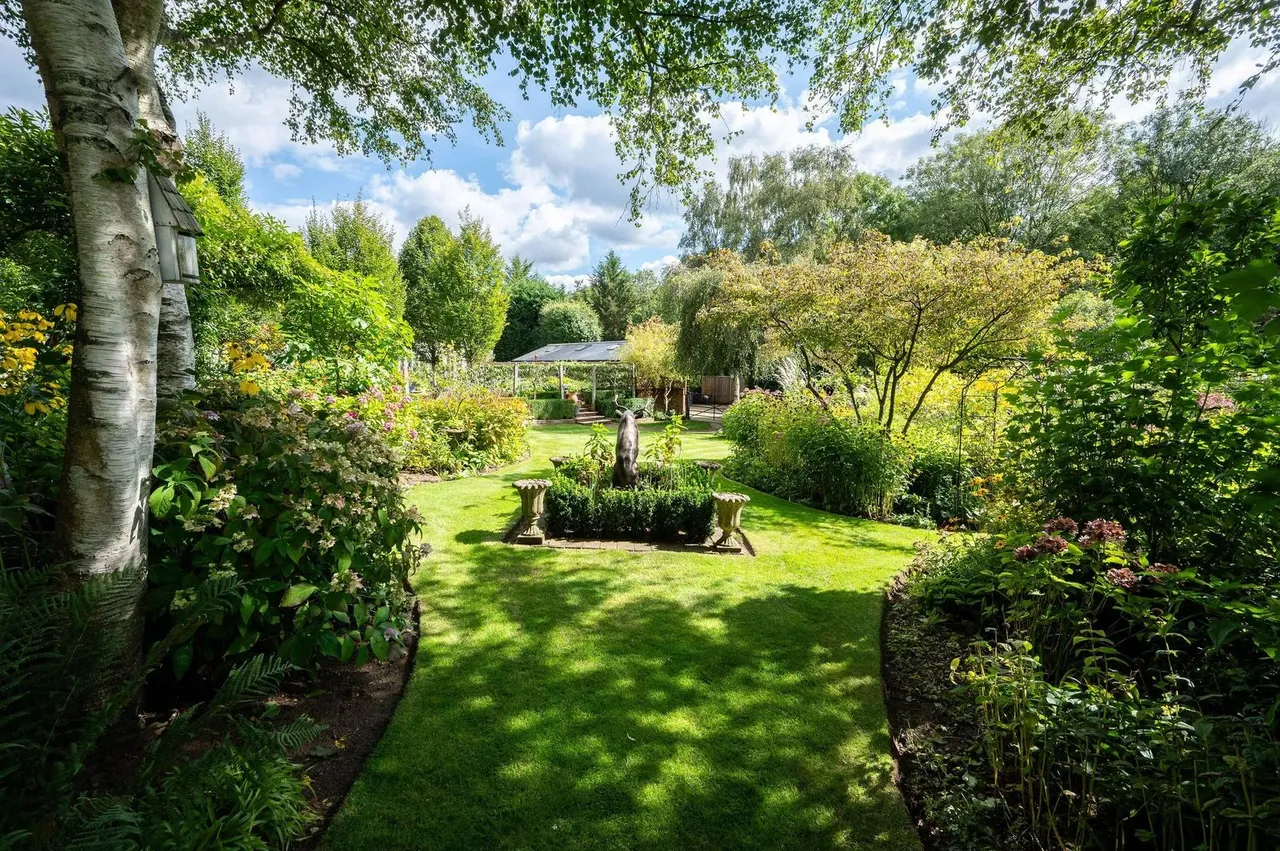 Guildford, GU3, photo 28