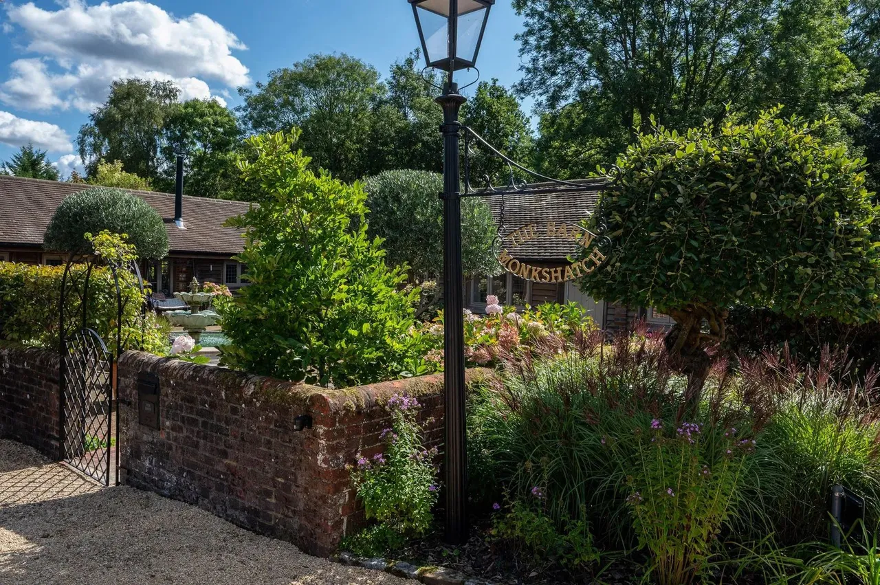 Guildford, GU3, photo 22