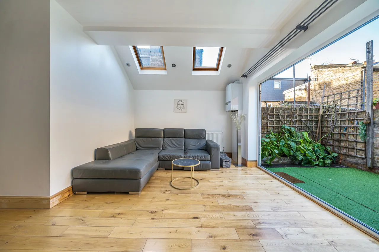 Ground Floor, 71 Biscay Road, London, photo 2