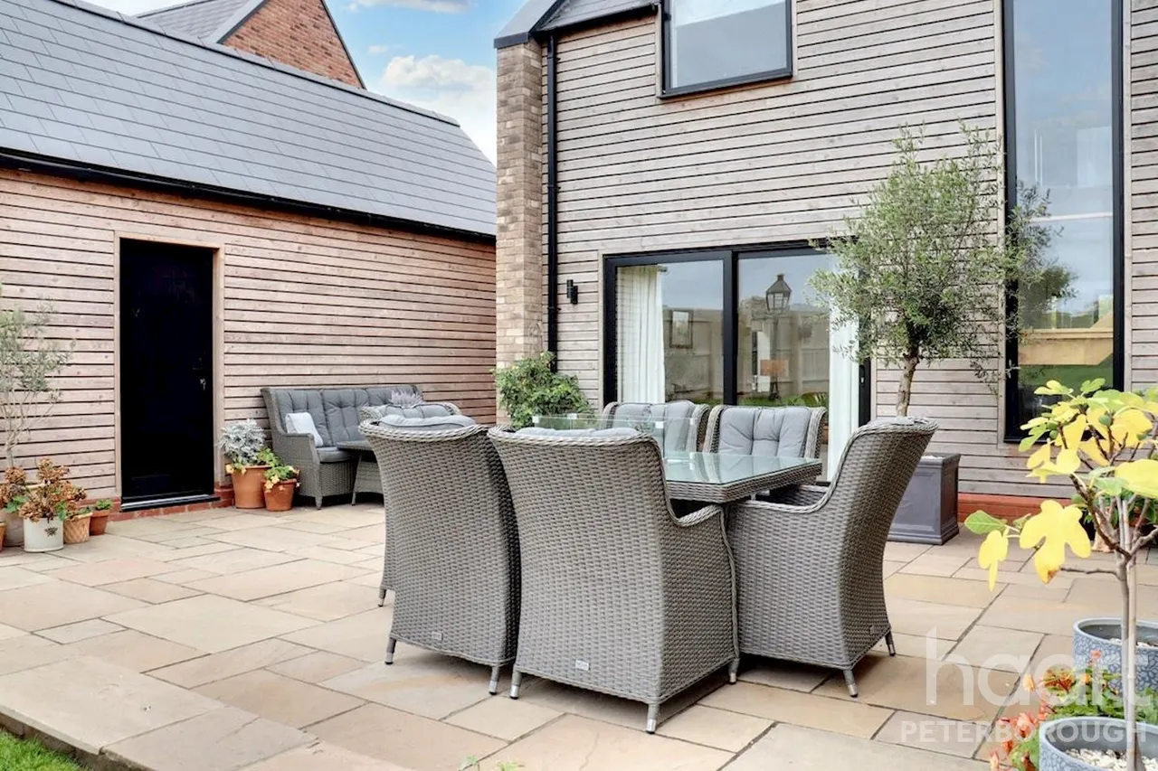 Meadow View Great North Road, Norman Cross, PE7, photo 31