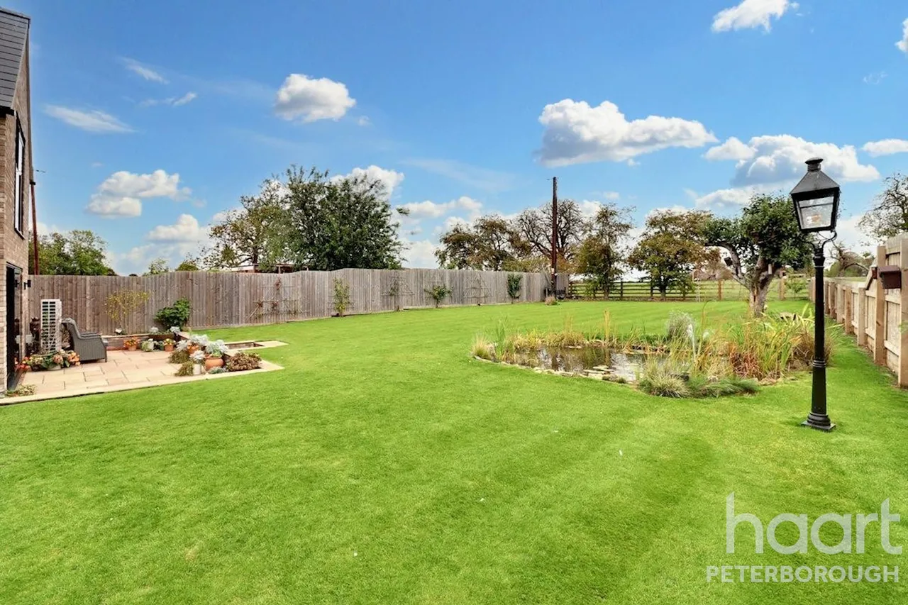 Meadow View Great North Road, Norman Cross, PE7, photo 33