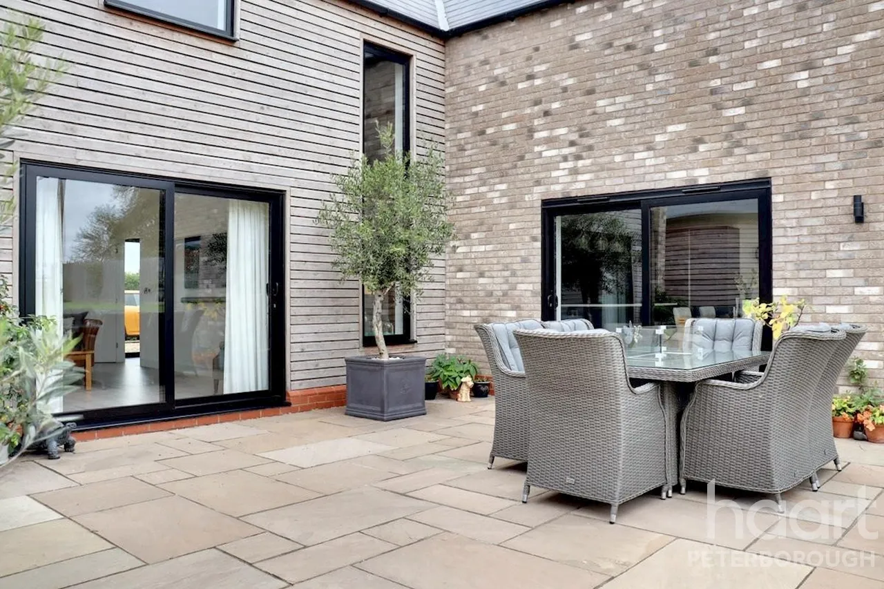 Meadow View Great North Road, Norman Cross, PE7, photo 30
