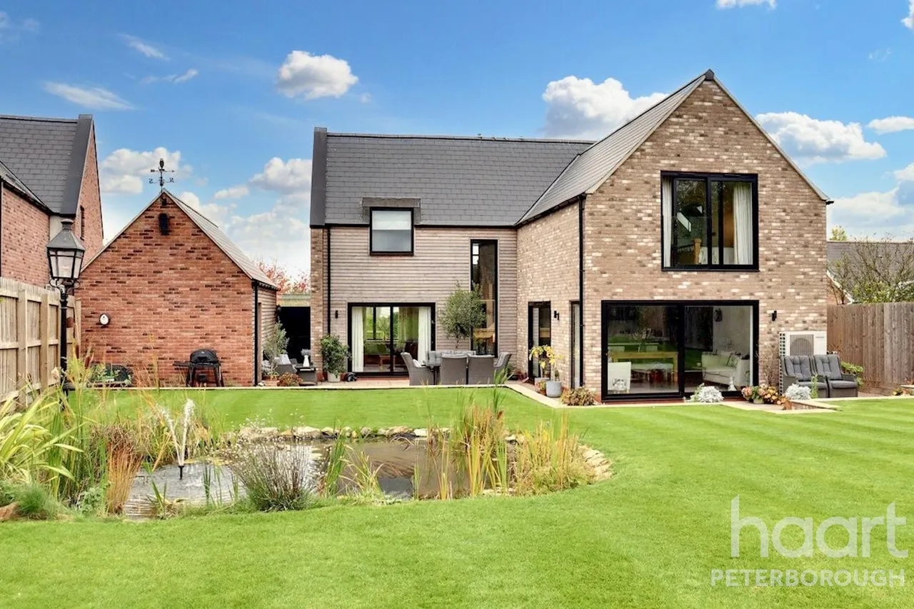 Meadow View Great North Road, Norman Cross, PE7, photo 37