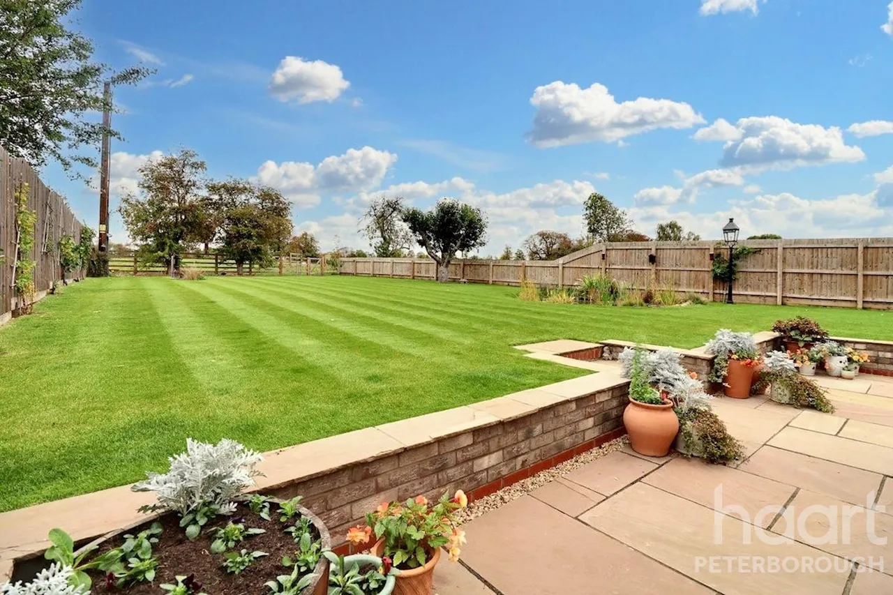 Meadow View Great North Road, Norman Cross, PE7, photo 32