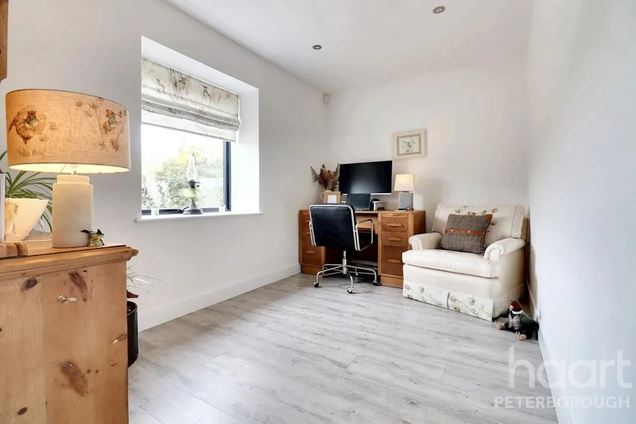 Meadow View Great North Road, Norman Cross, PE7, photo 12
