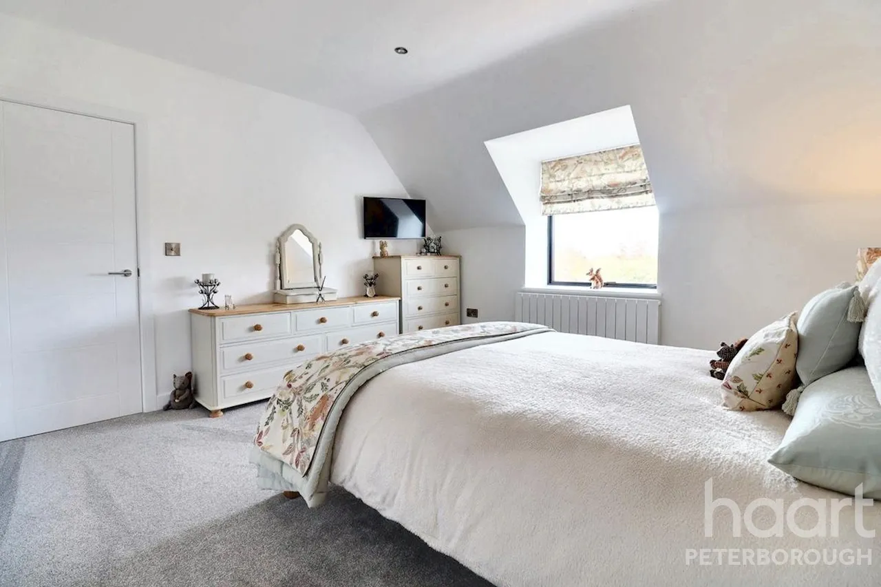 Meadow View Great North Road, Norman Cross, PE7, photo 20