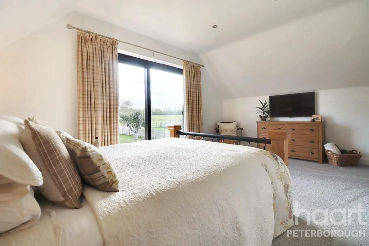 Meadow View Great North Road, Norman Cross, PE7, photo 14