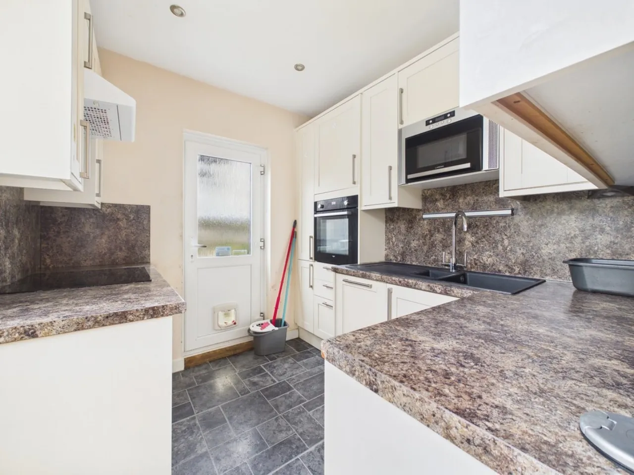 Alexandra Road, Ford, photo 7