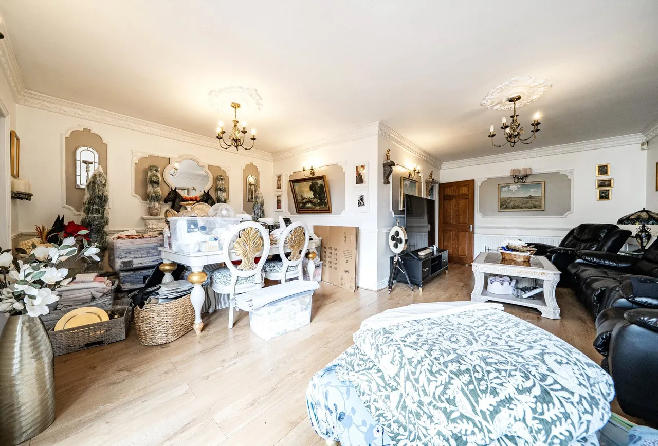 Ardleigh Green Road, Hornchurch, RM11 2SU, photo 11