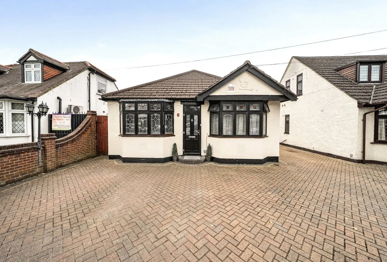5 bed house to rent — Ardleigh Green Road, Hornchurch, RM11 2SU