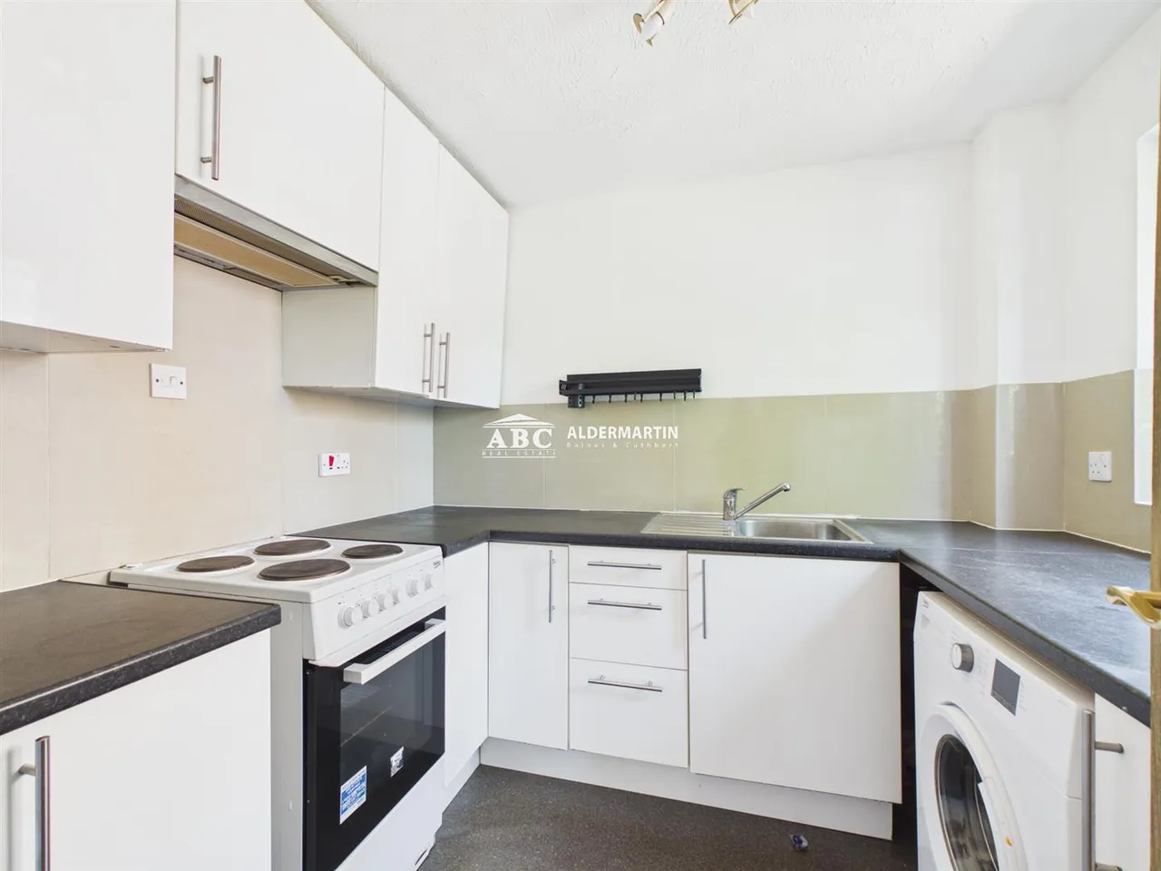 Grace Close, Pavilion Way, Edgware, London, photo 5