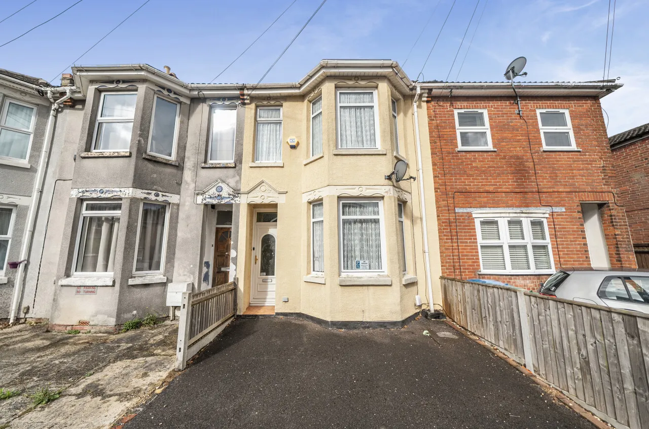 3 bed house for sale, Wilton Road, Upper Shirley, SO15
