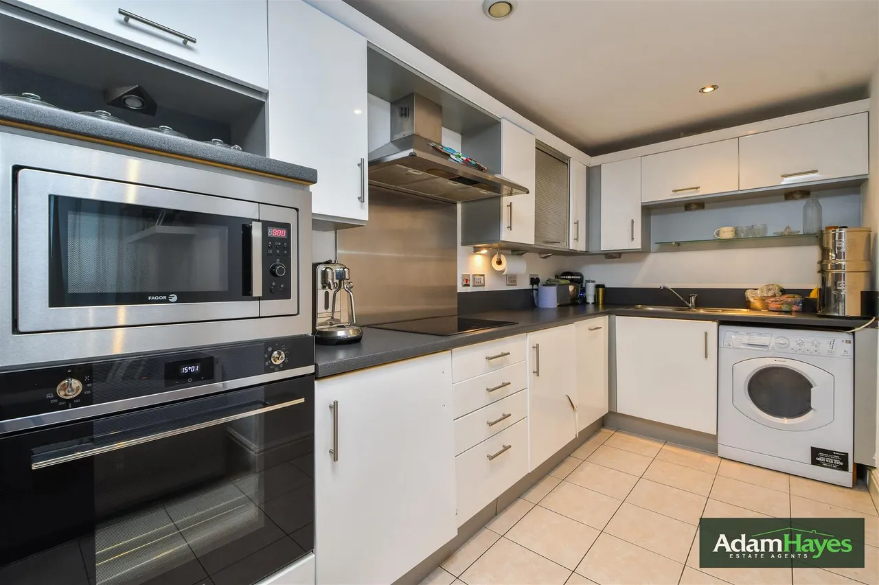 Kingsway, North Finchley, N12, photo 2