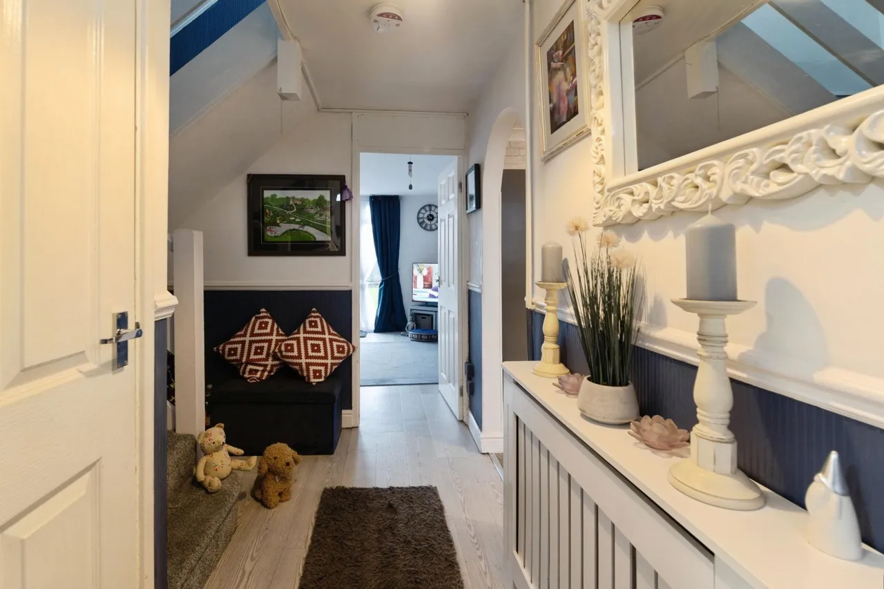 Wells Gardens, Basildon, SS14, photo 6