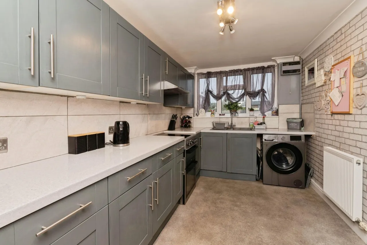 Wells Gardens, Basildon, SS14, photo 9