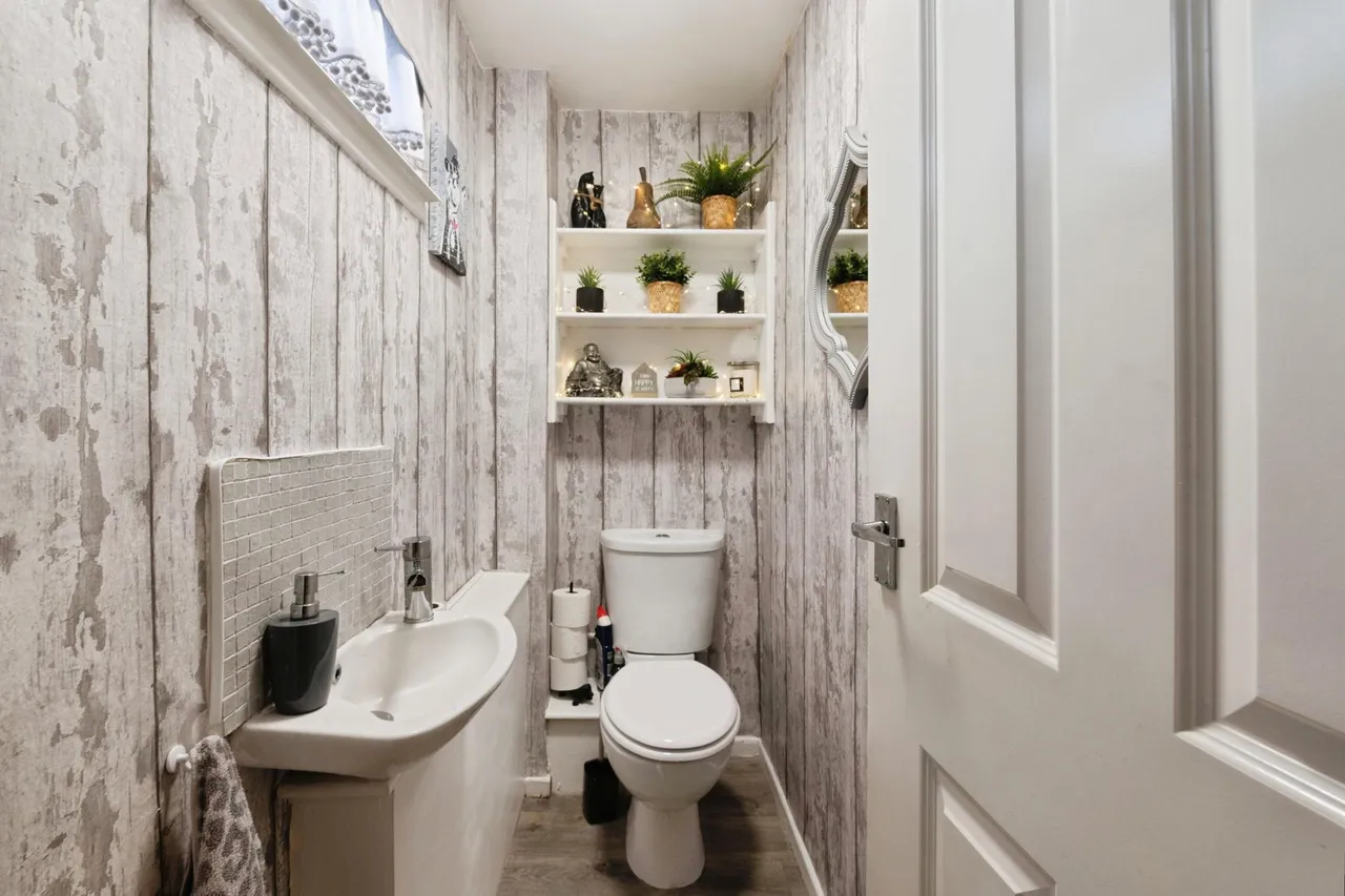 Wells Gardens, Basildon, SS14, photo 7