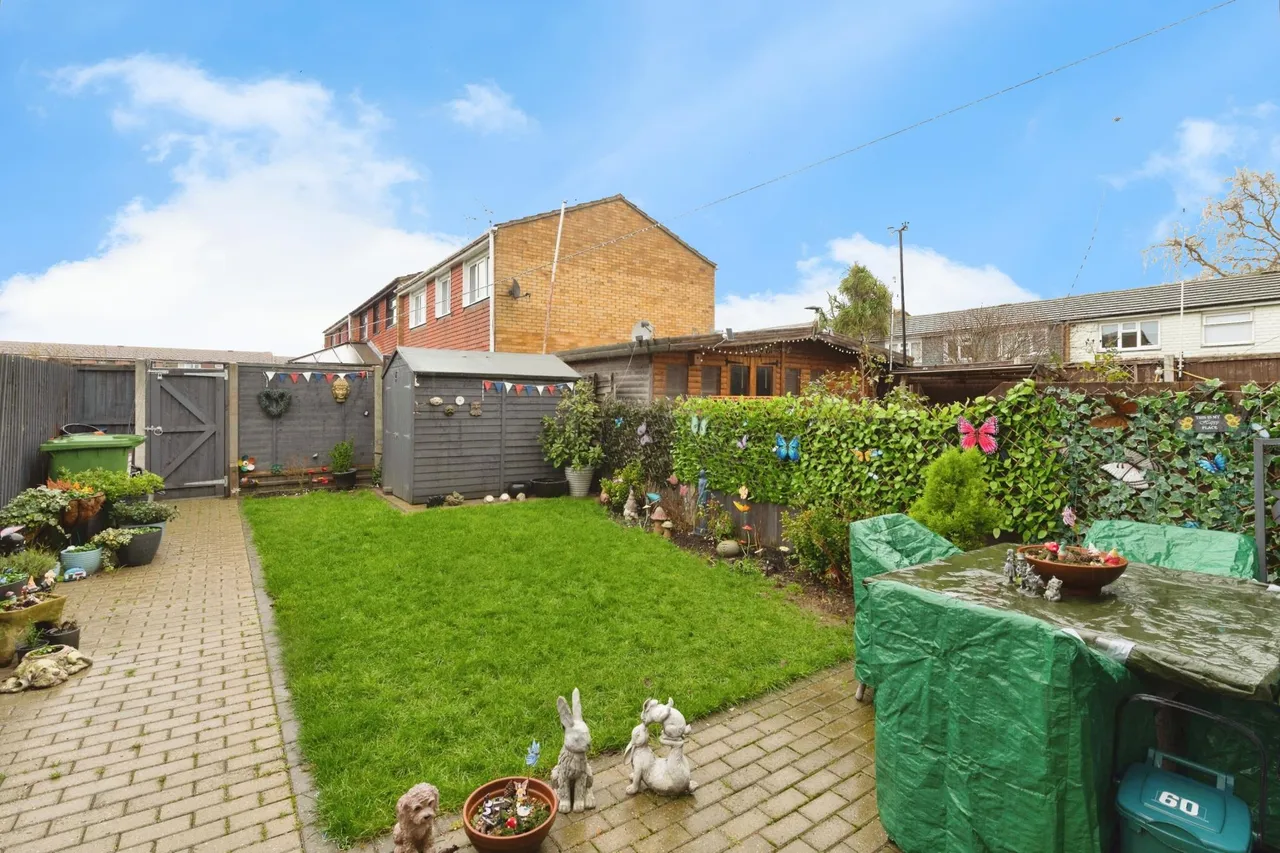 Wells Gardens, Basildon, SS14, photo 16