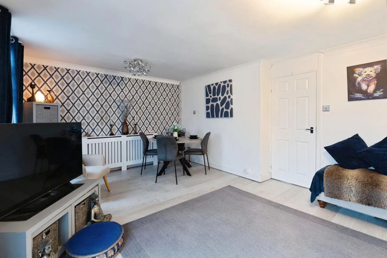Wells Gardens, Basildon, SS14, photo 3