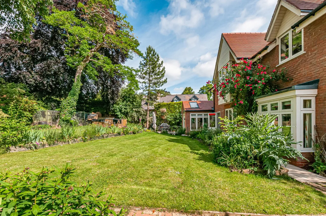 Bluebell Gardens, Hessle, HU13, photo 33