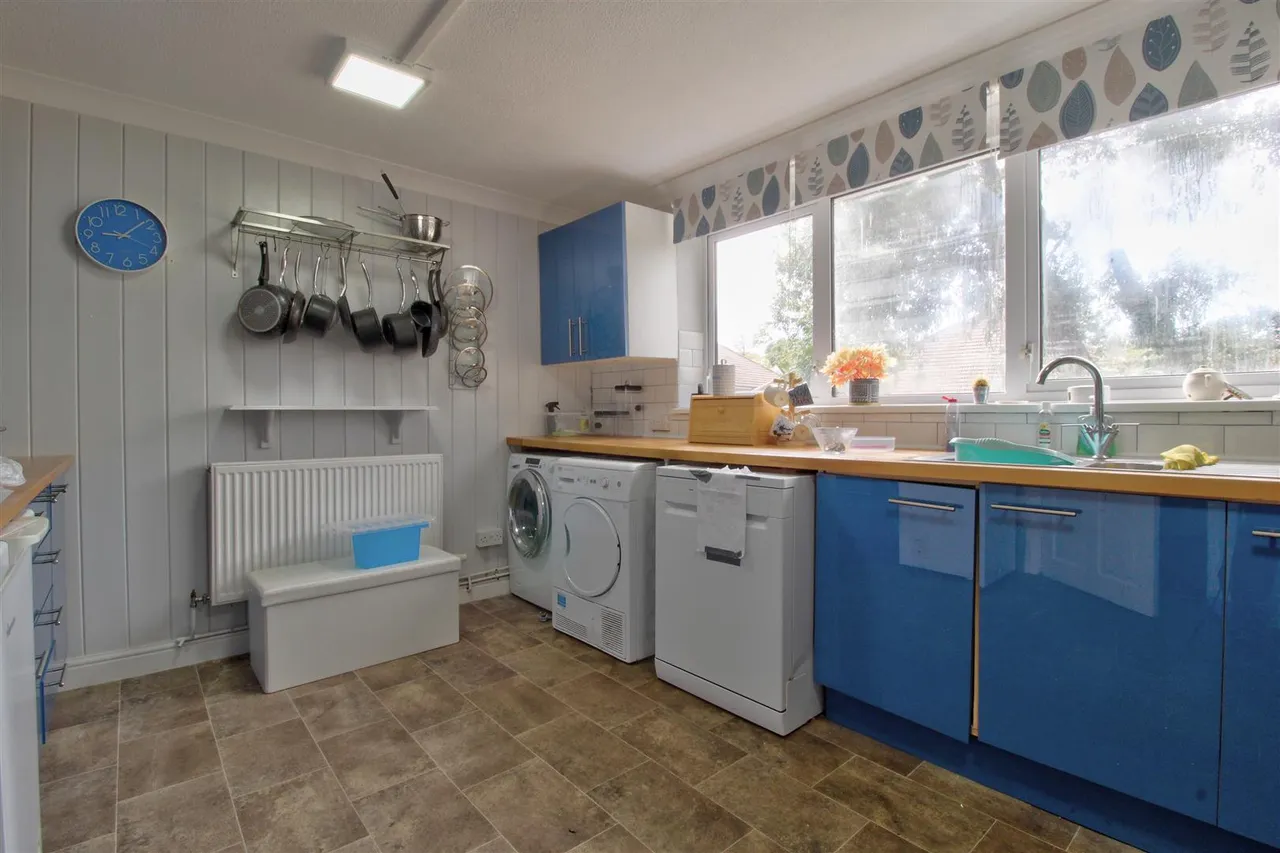 St. Brannocks Close, Barry, CF62, photo 6