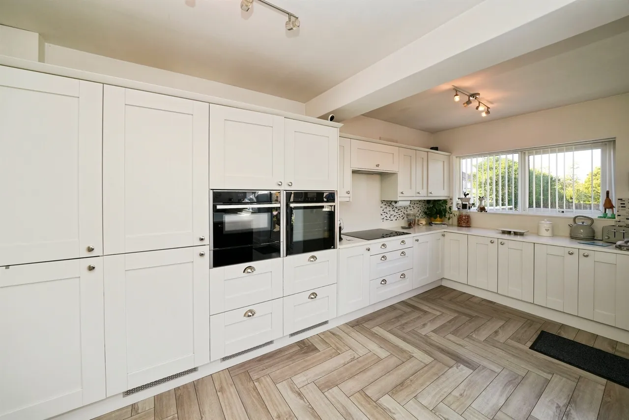 Greasby Road, Greasby, Wirral, photo 9