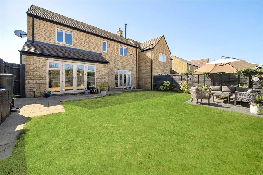 Hurricane Close, Witney, OX29, photo 3