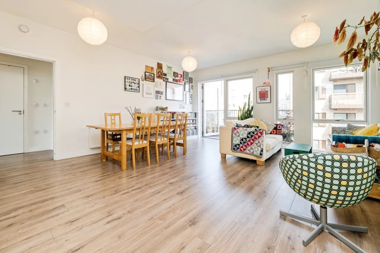 2 bed flat for sale — Ketch Street, Barking, IG11