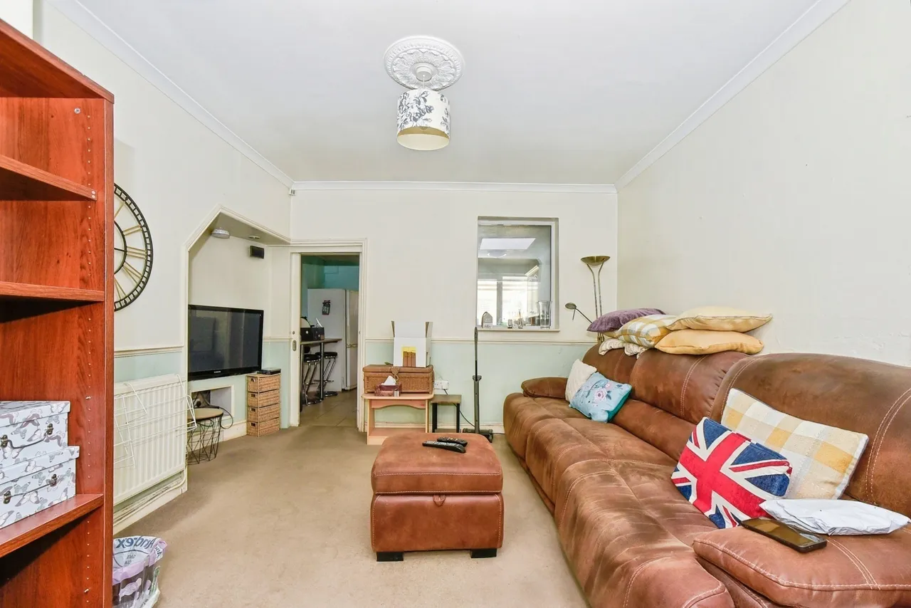 Morrison Street, Swindon, Wiltshire, SN2, photo 4