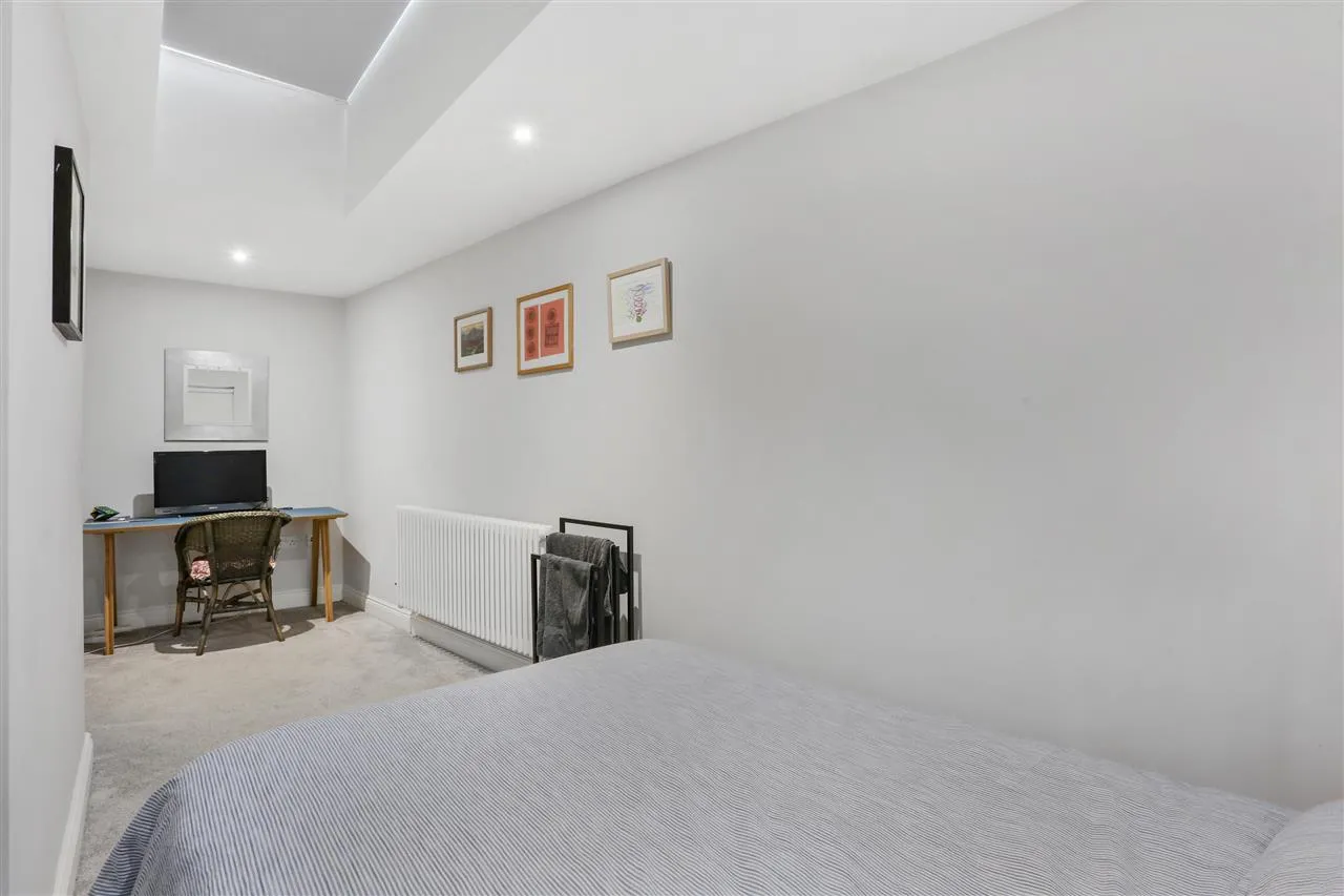 Carleton Road, Tufnell Park, London, photo 12