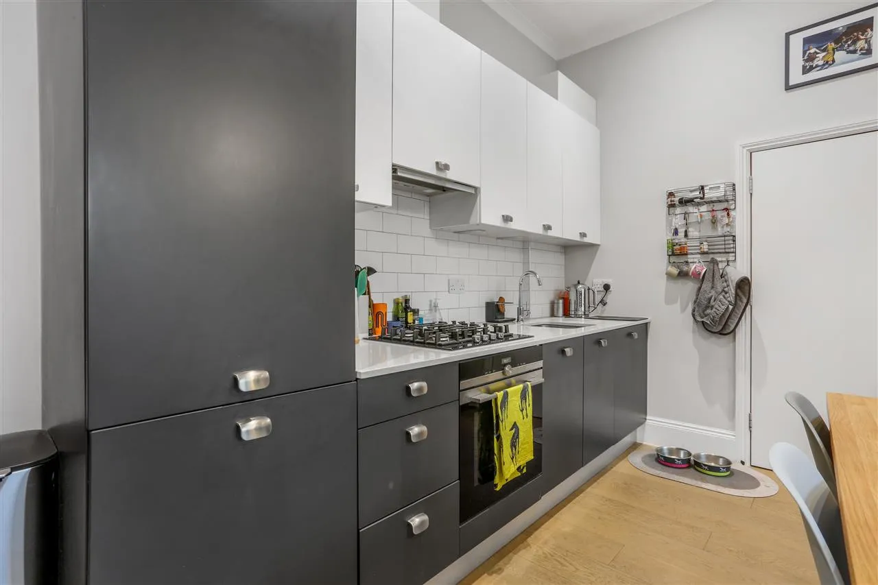 Carleton Road, Tufnell Park, London, photo 7