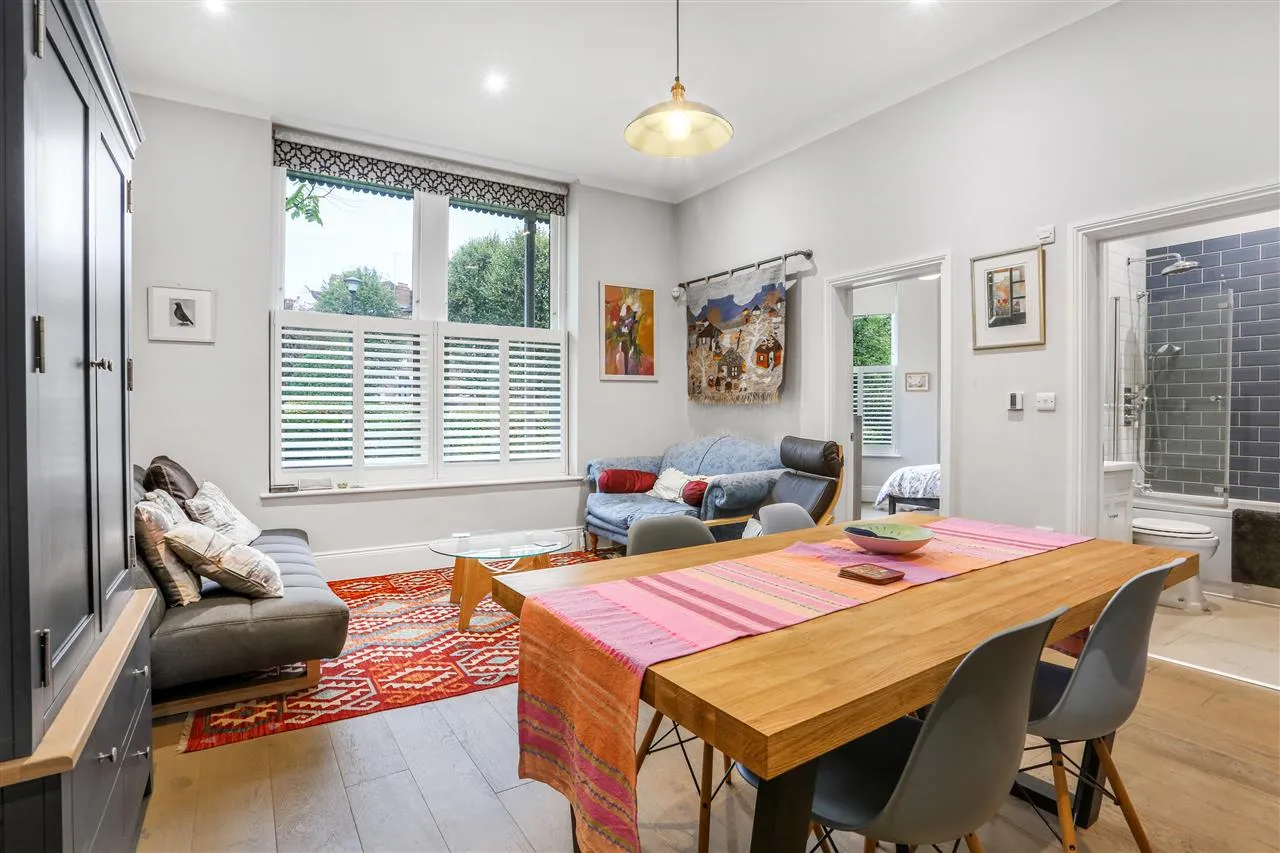 Carleton Road, Tufnell Park, London, photo 2
