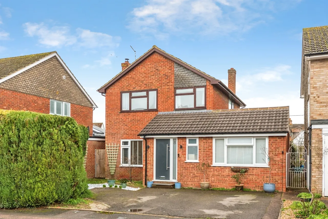 4 bed house for sale — Dovecote Close, Haddenham, Aylesbury