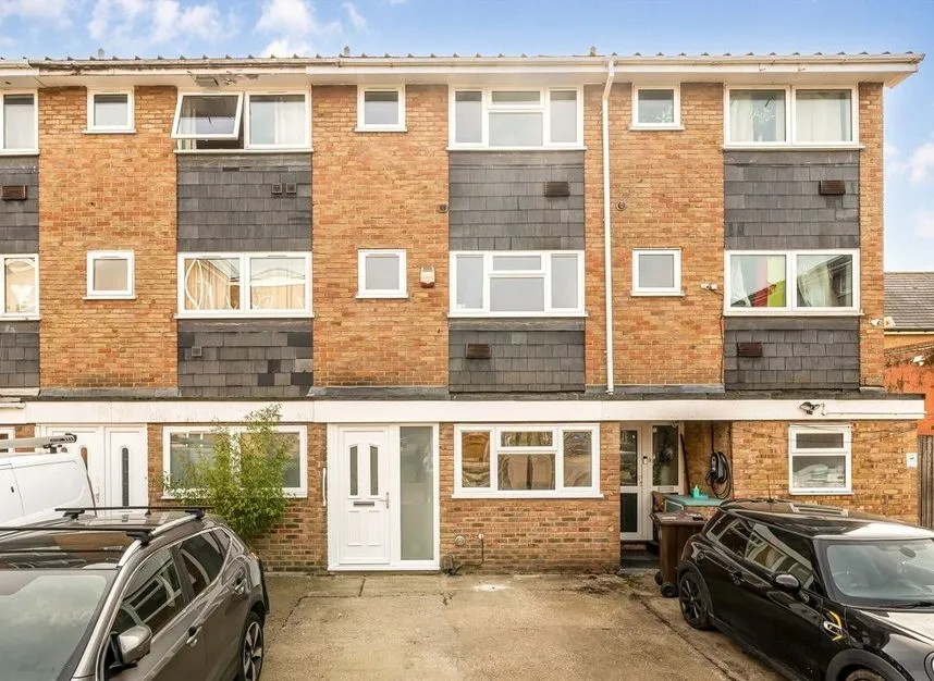 4 bed house for sale — Aplin Way, Isleworth, TW7