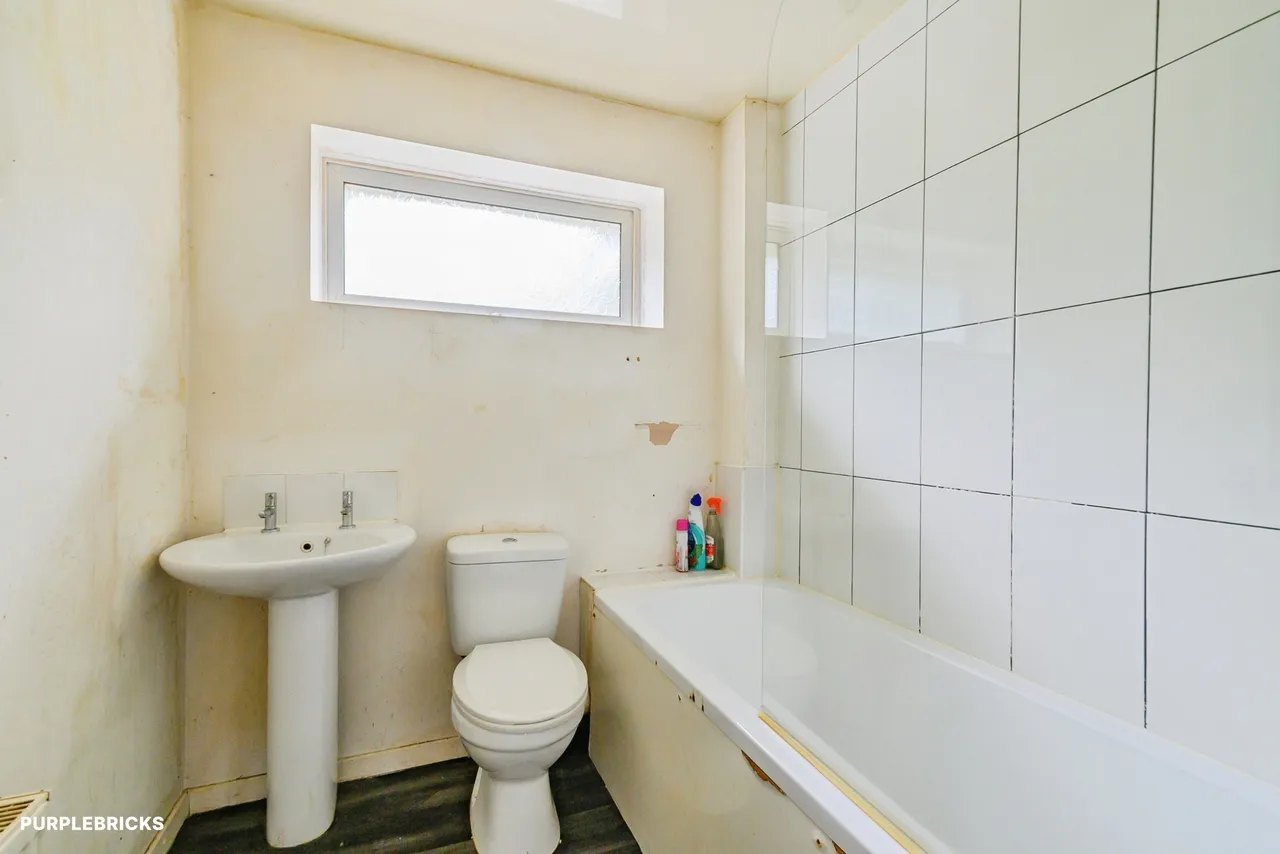 Higher Lomax Lane, Heywood, OL10, photo 17