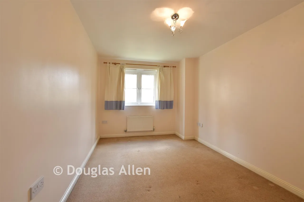 Nightingale Crescent, Harold Wood, RM3, photo 10