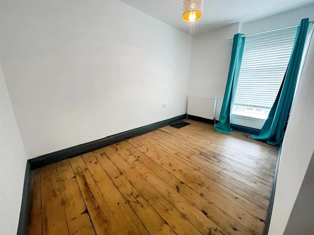 North Road, Porth, CF39, photo 6