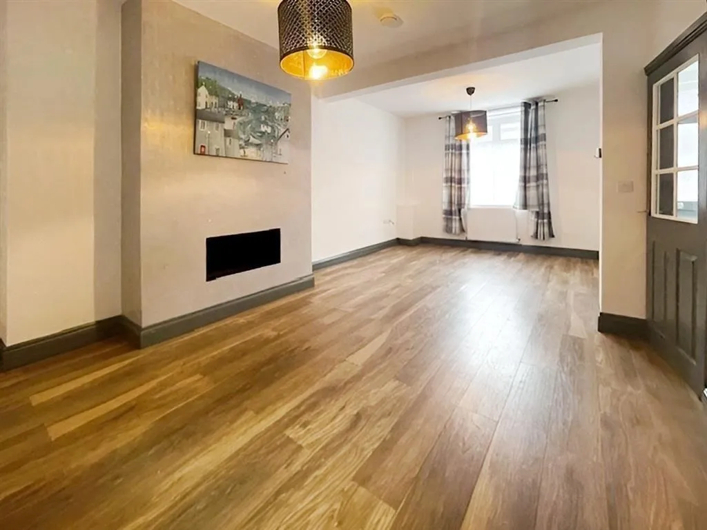 North Road, Porth, CF39, photo 2