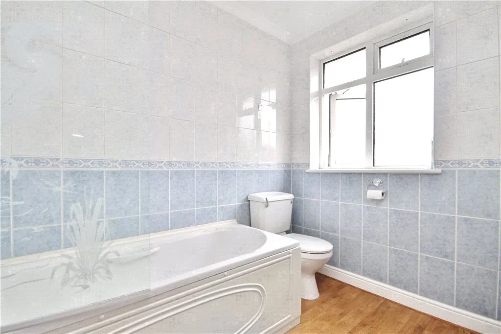 Marsh Lane, Addlestone, KT15, photo 5
