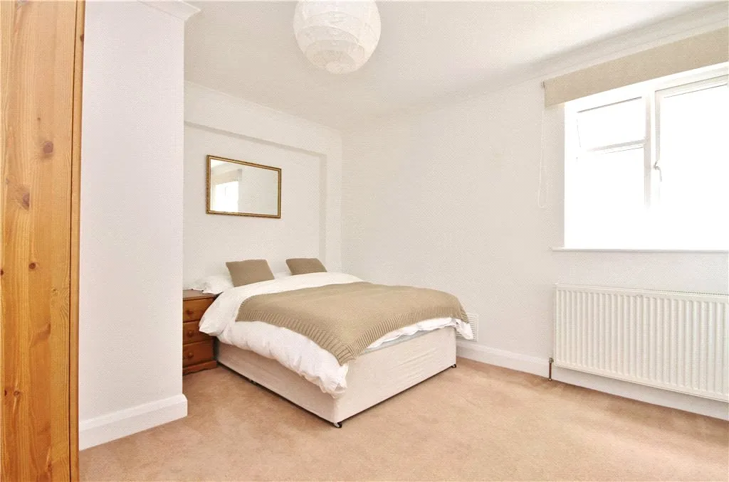 Marsh Lane, Addlestone, KT15, photo 7