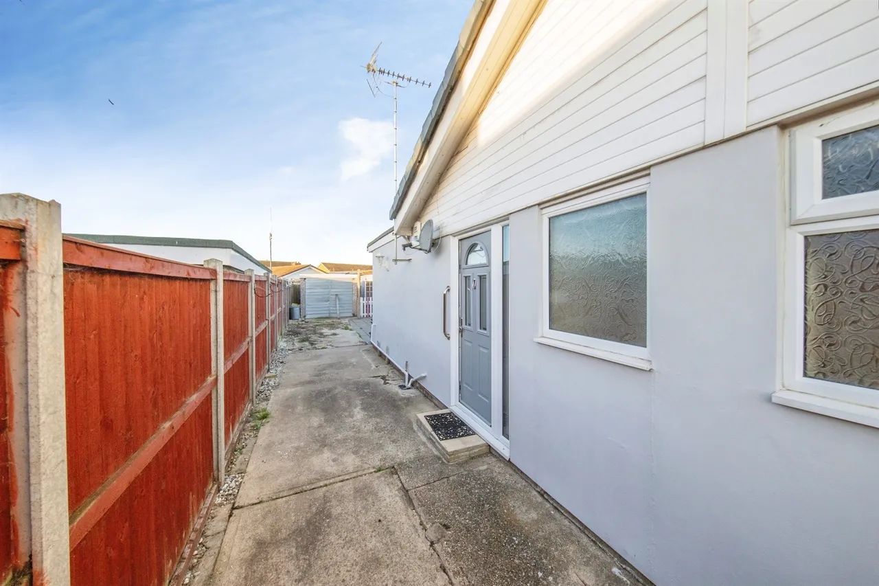 Lymington Avenue, Clacton-On-Sea, CO15, photo 12