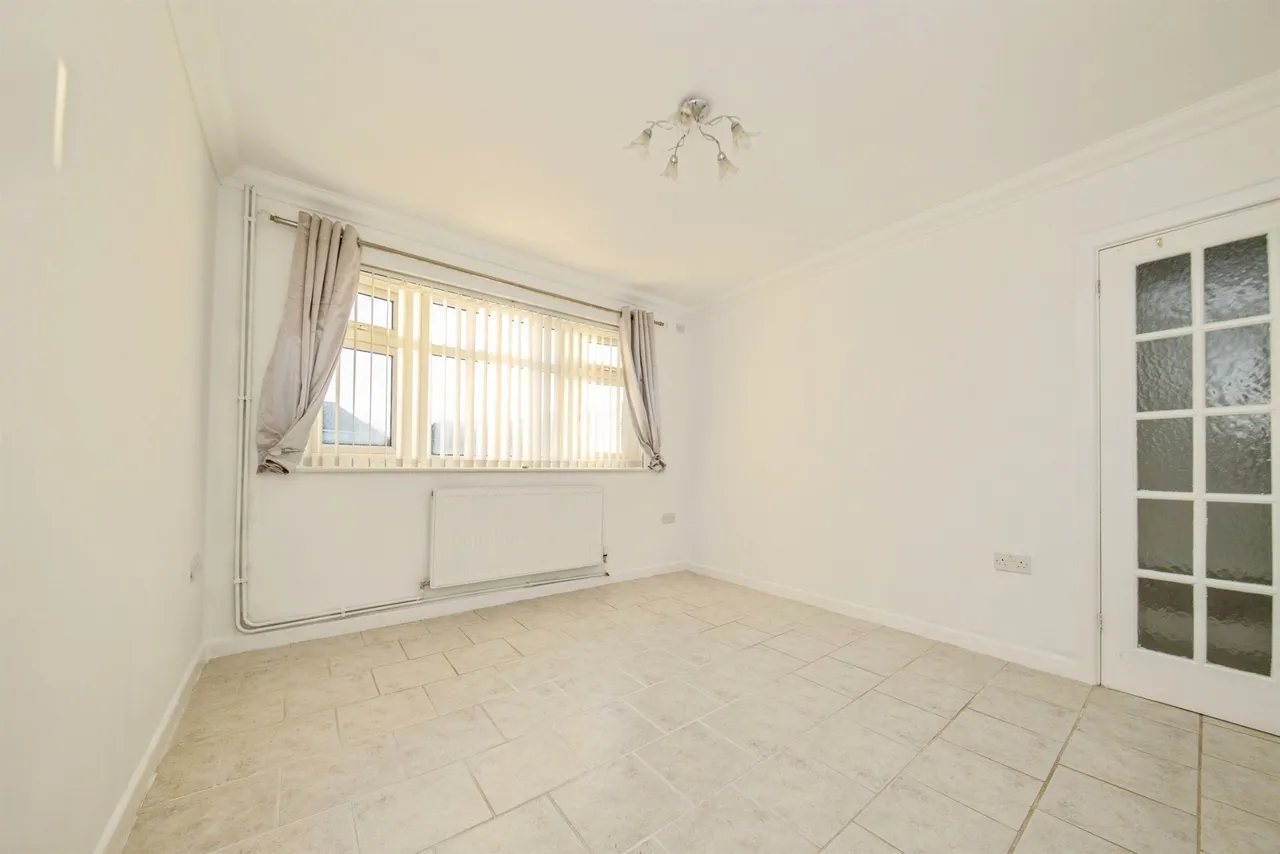 Lymington Avenue, Clacton-On-Sea, CO15, photo 8