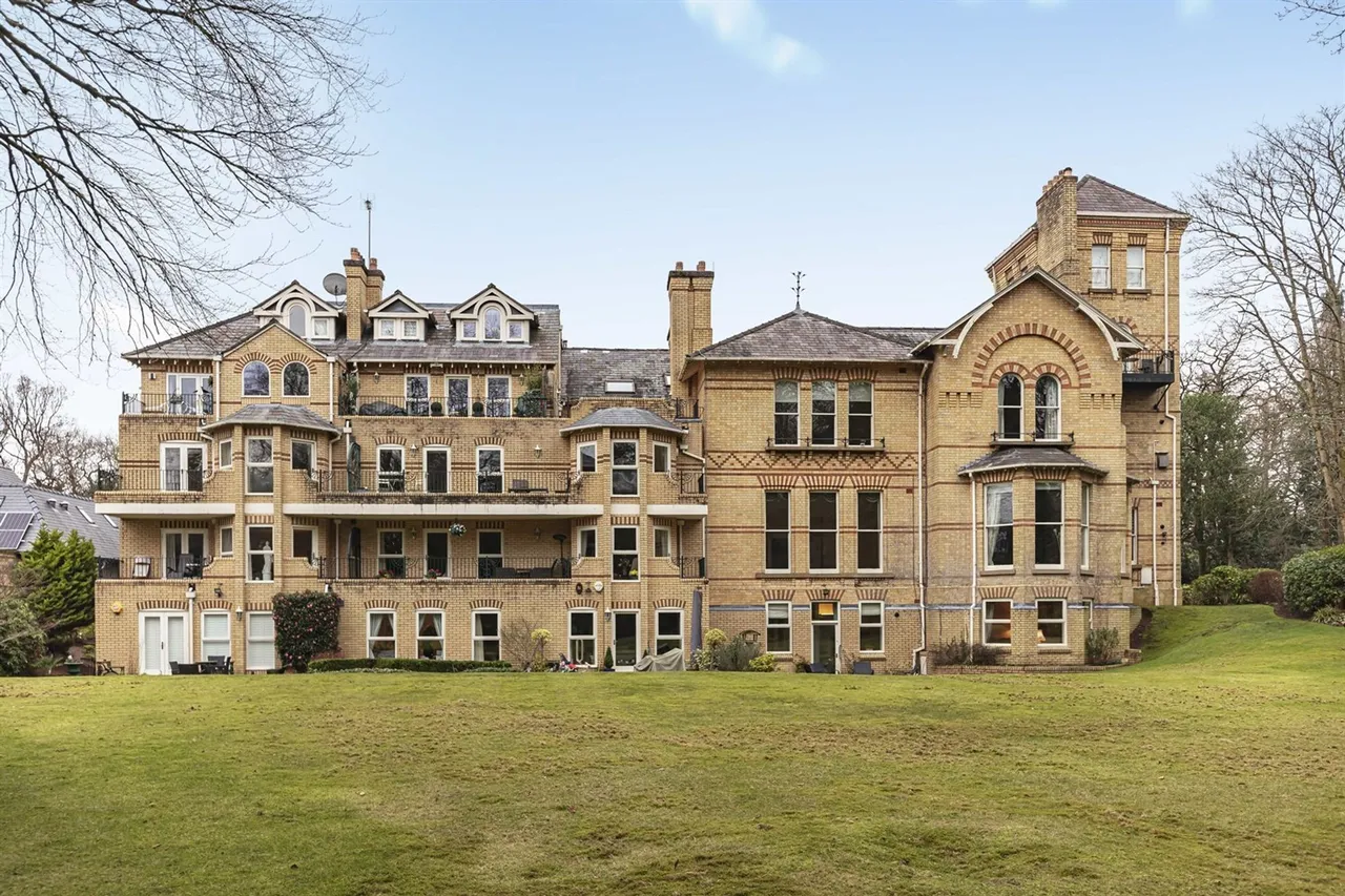 2 bed flat for sale, West Lynn Devisdale Road, Altrincham