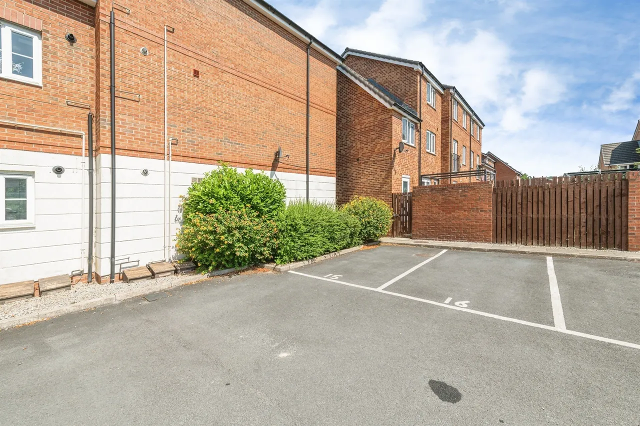 Spindle Close, Dewsbury, WF12, photo 8