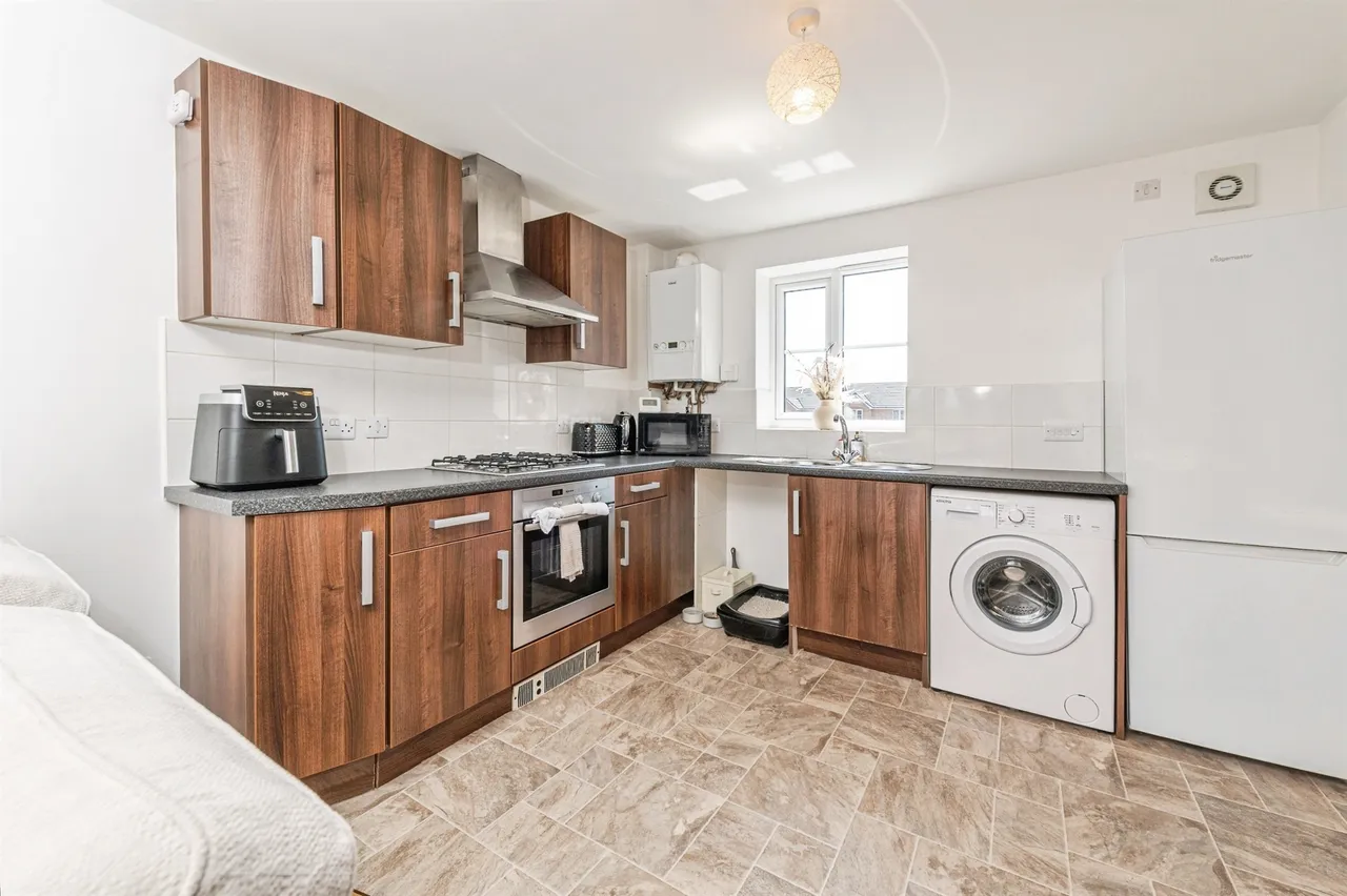 Spindle Close, Dewsbury, WF12, photo 2