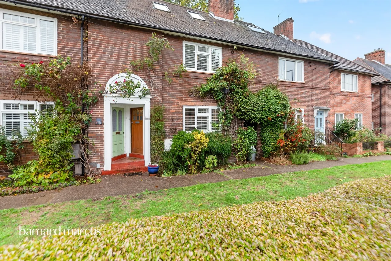 3 bed house for sale, Dover House Road, London, SW15