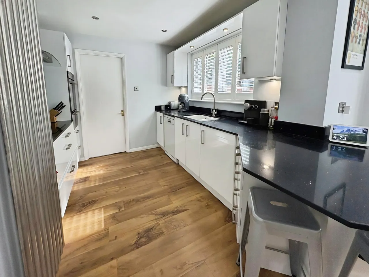 Phillips Close, Tongham, Surrey, GU10 1AW, photo 4