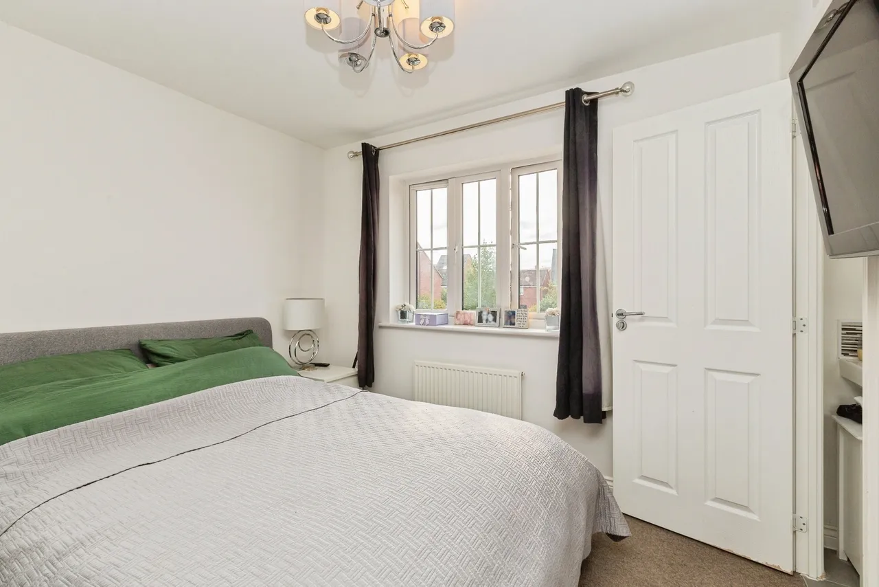 Merton Close, Aylesbury, Buckinghamshire, HP18, photo 13