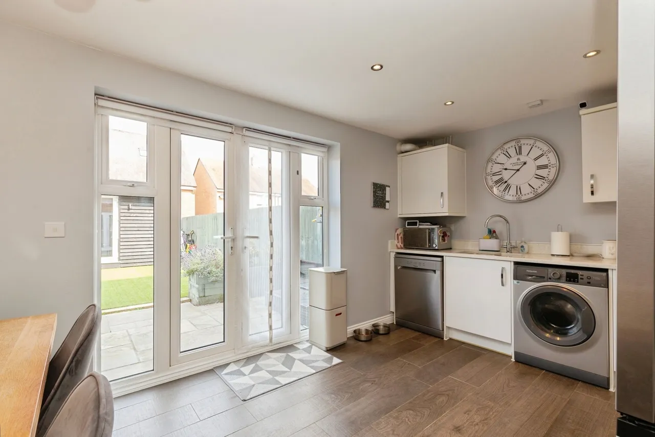 Merton Close, Aylesbury, Buckinghamshire, HP18, photo 5
