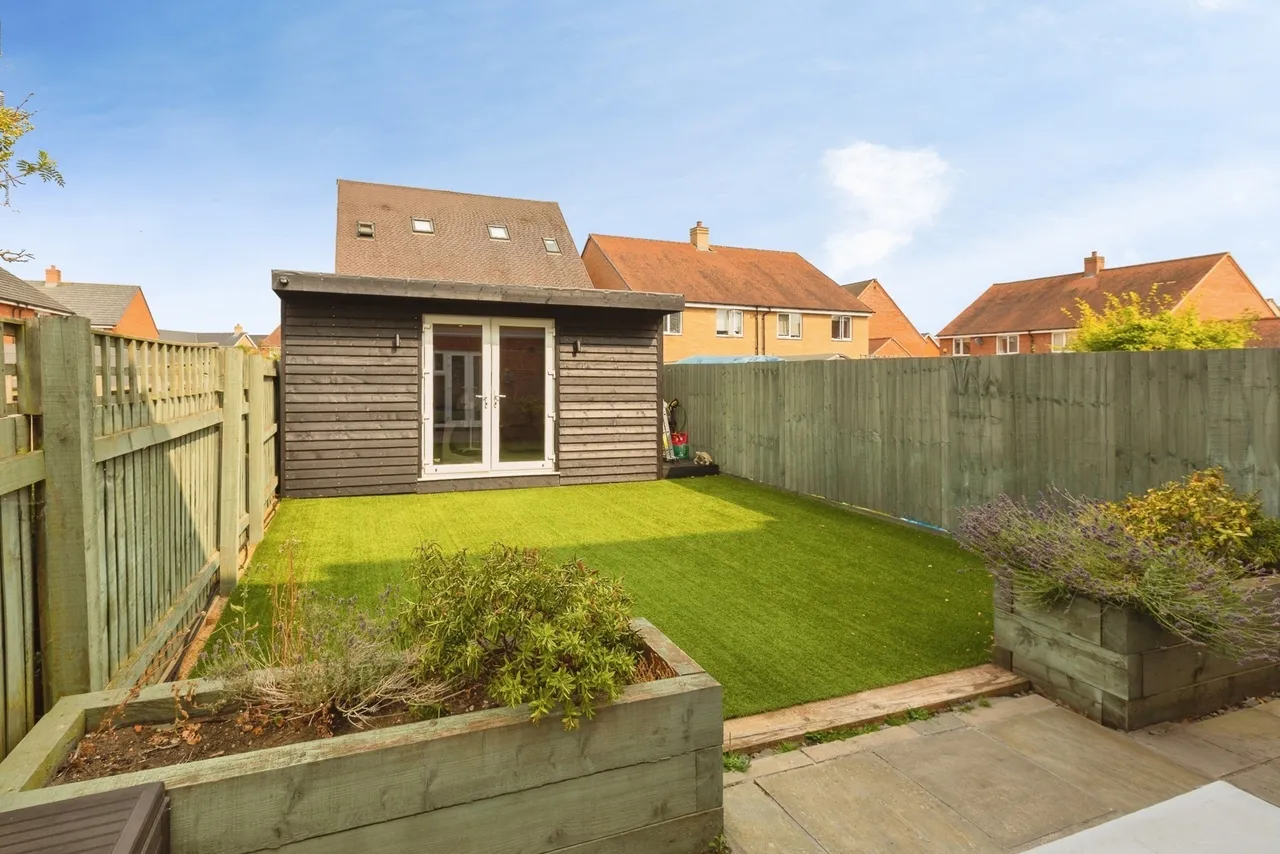 Merton Close, Aylesbury, Buckinghamshire, HP18, photo 2