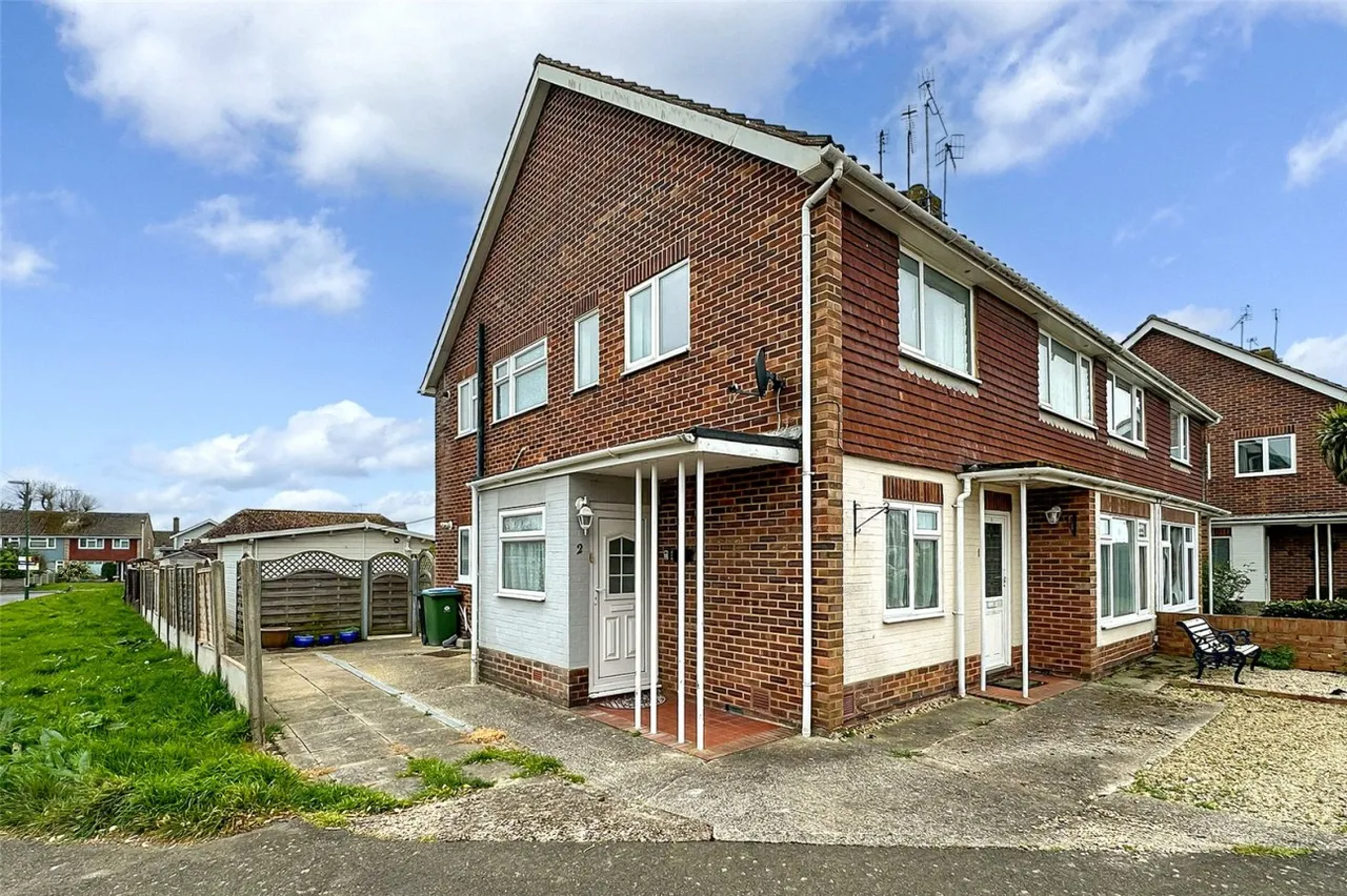 2 bed property for sale, Rustington, Littlehampton, BN16